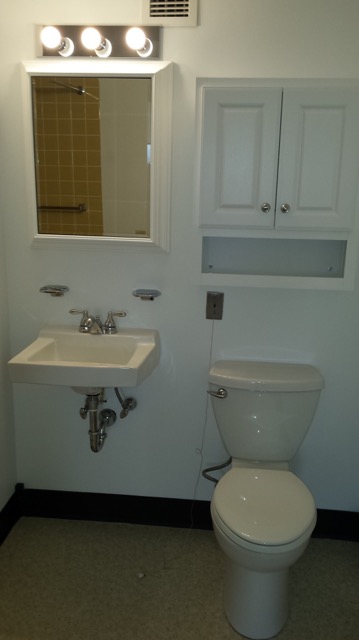 Accessible One Bedroom Apartment Bathroom